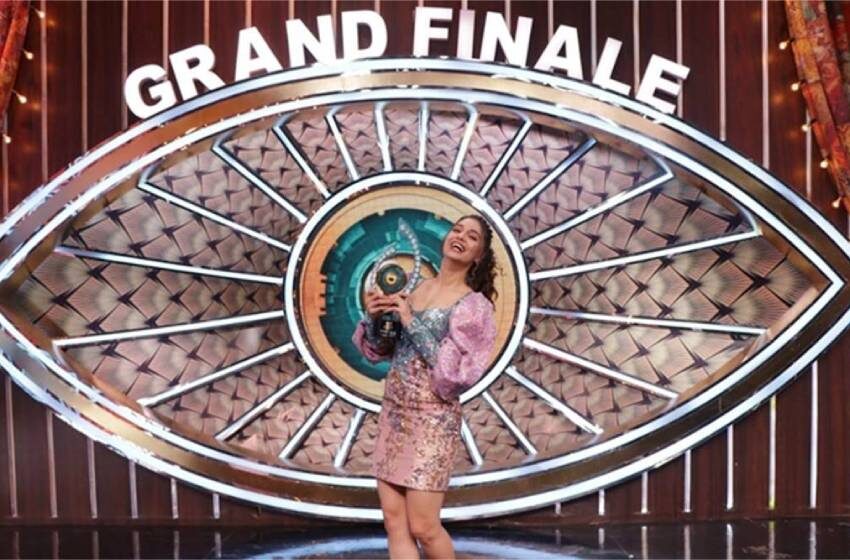  Sherni Jeet Gaye! Divya Agarwal First Ever Bigg Boss OTT Winner