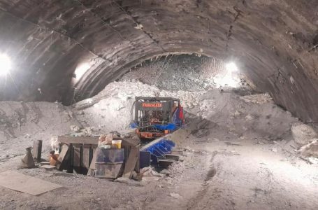 Workers Locked In Uttarakhand Tunnel for More Than 150 Hours, Worried Families